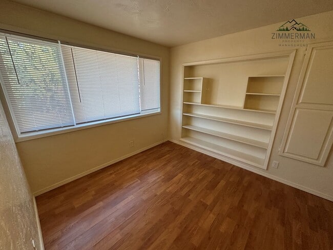 Building Photo - 3793-3795 Redwood Dr