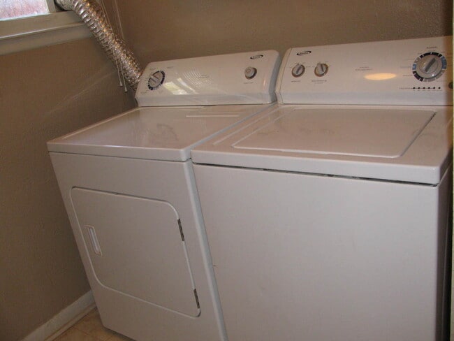 Building Photo - 2704 Avenue V