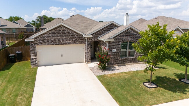 Primary Photo - 1437 Lakeview Dr