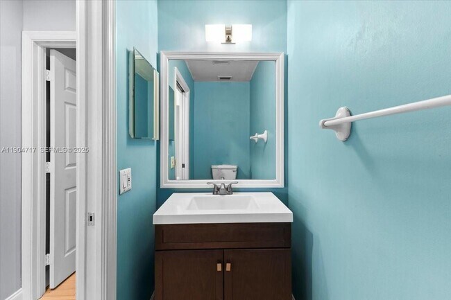 Building Photo - 642 Heritage Dr