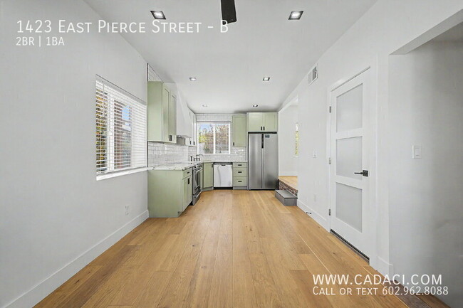 Building Photo - 1423 E Pierce St