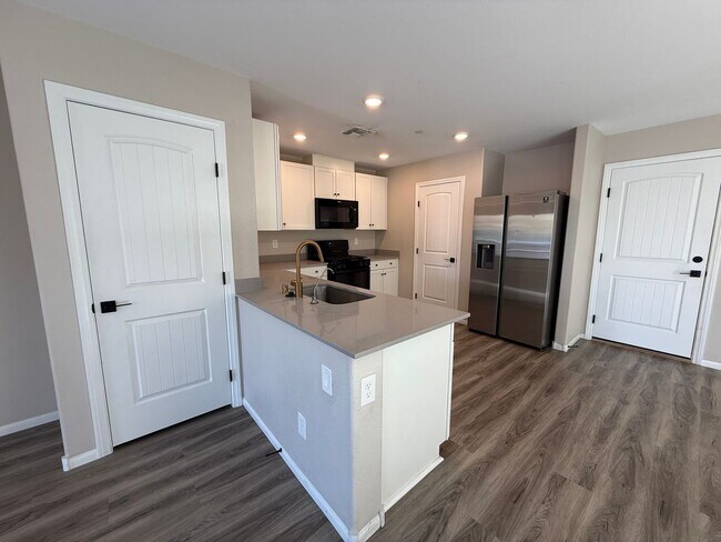 Building Photo - NLV 3 bed in a gated community!