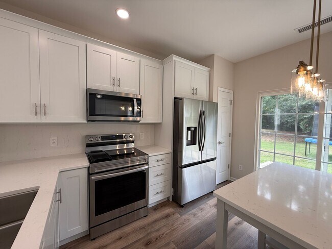 Building Photo - 3404 Laurenhurst Ln