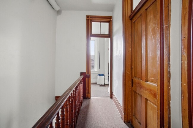 Building Photo - 6 bed/2 bath on Wheeler St., Mins. from UC for Only $650/pp ($3900/mo)!