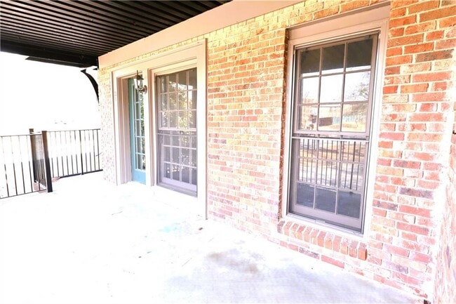 Building Photo - 3091 Colonial Way