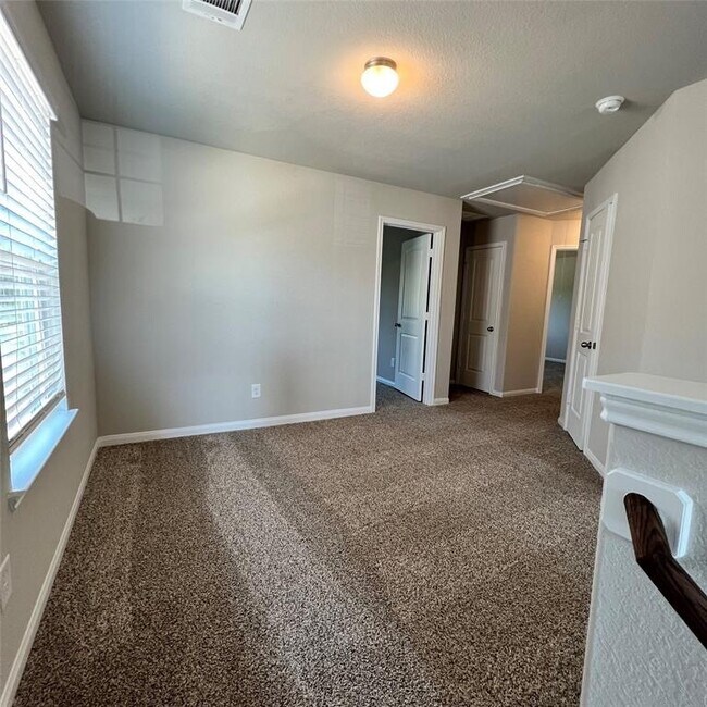 Building Photo - 25396 Grotto Falls Ln