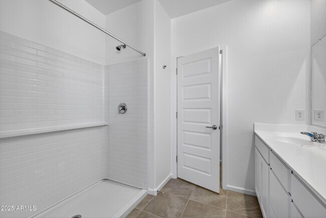 Building Photo - 2994 E Barrel Race Rd