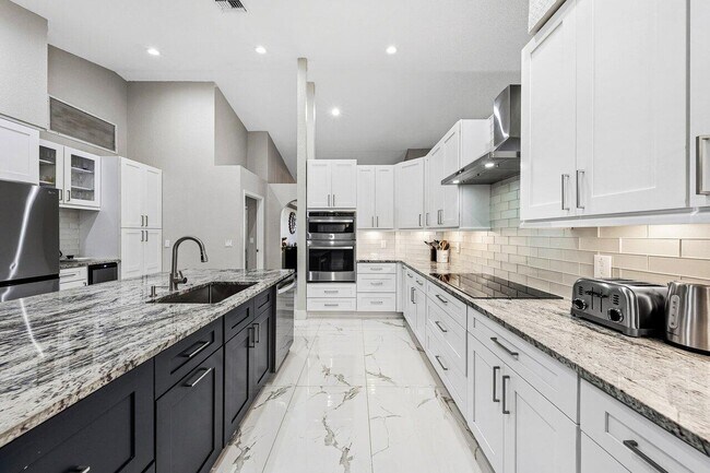 Building Photo - 13710 Callington Dr