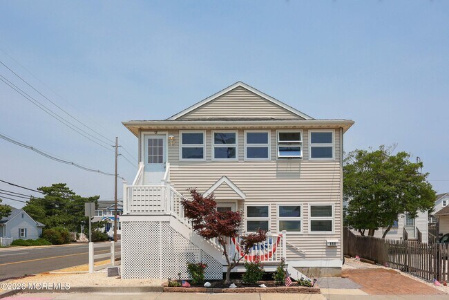 Building Photo - 111 Guyer Ave