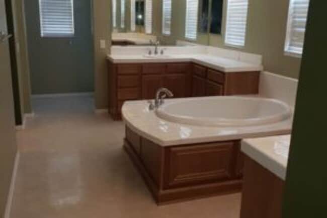 Building Photo - Large Orange Crest 5 bedroom 4.5 bathroom