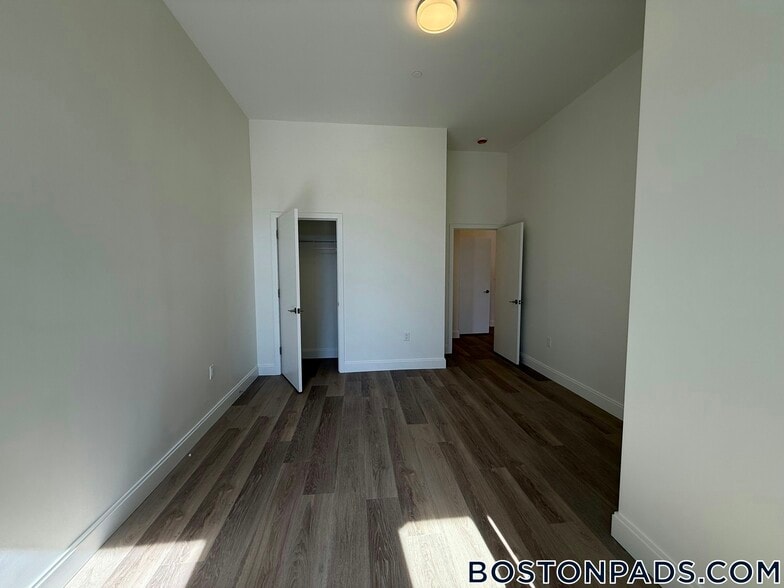 Building Photo - 1079 Commonwealth Ave