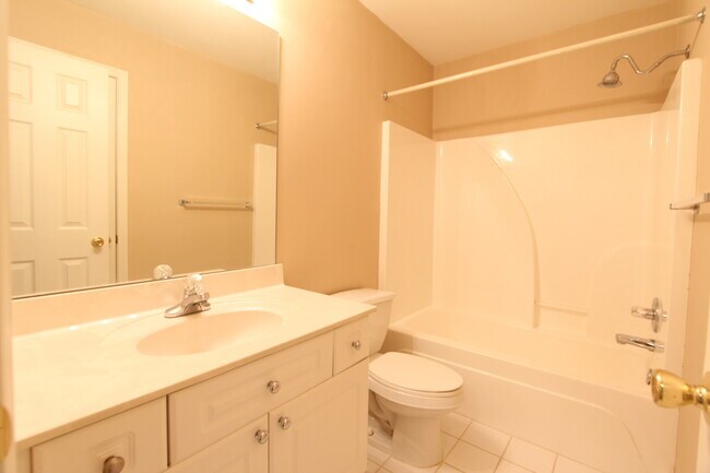 Building Photo - 1561 Savannah Park Ln