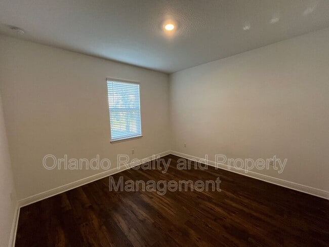 Building Photo - 737 Trillium Ct