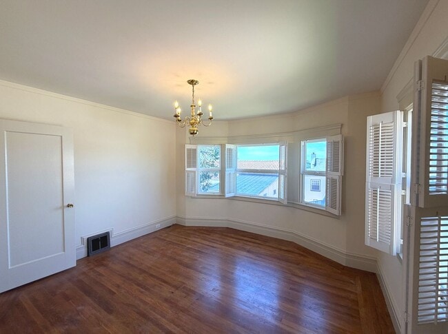Building Photo - UPDATED BRIGHT HUGE 1650sf 2BR/1BA+BONUS Home Balboa Terrace LOTS of Natural Light AVAILABLE NOW