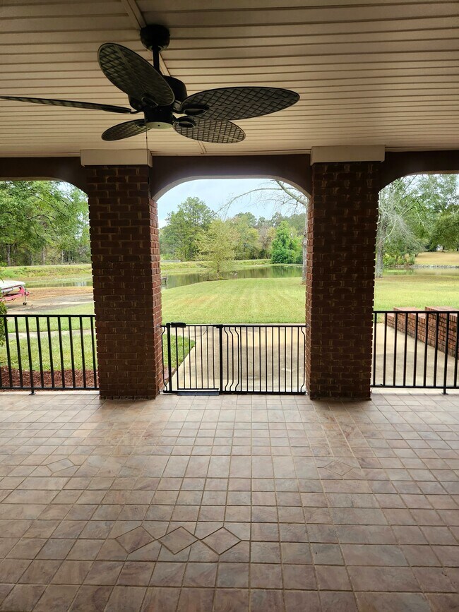 Building Photo - 350 Swindall Cir