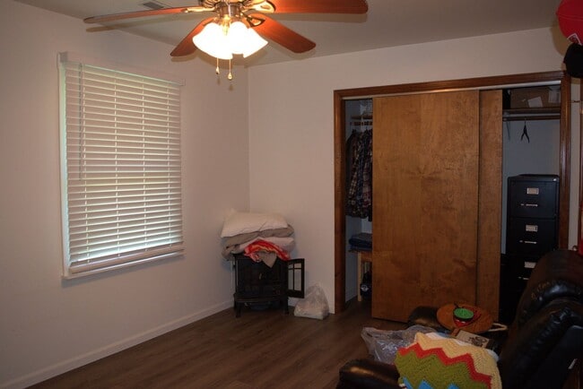Building Photo - Nice 2 Bed 1 Bath Duplex In Southern Boone!