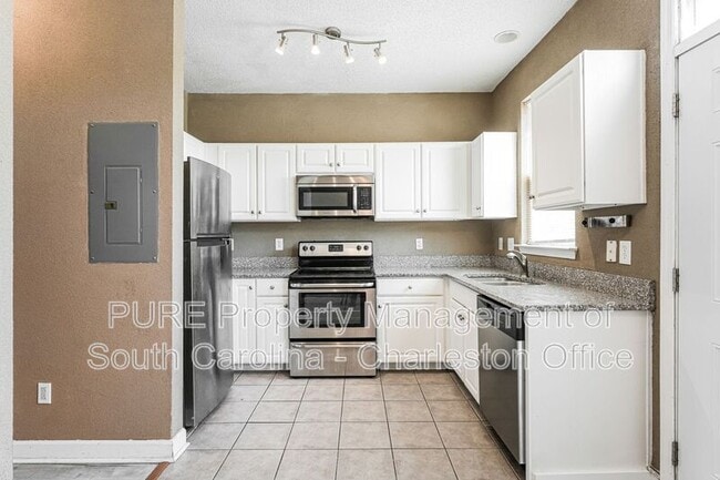 Building Photo - 3891 Four Poles Park Dr