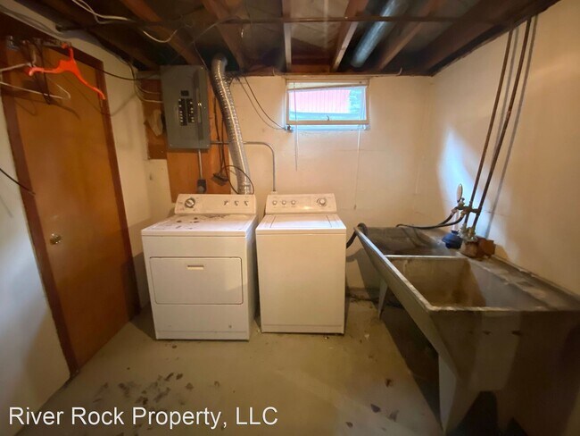 Building Photo - 2 br, 1 bath House - 1805 4th St S North Unit