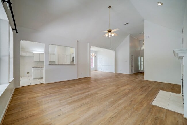 Building Photo - 1807 River Trail