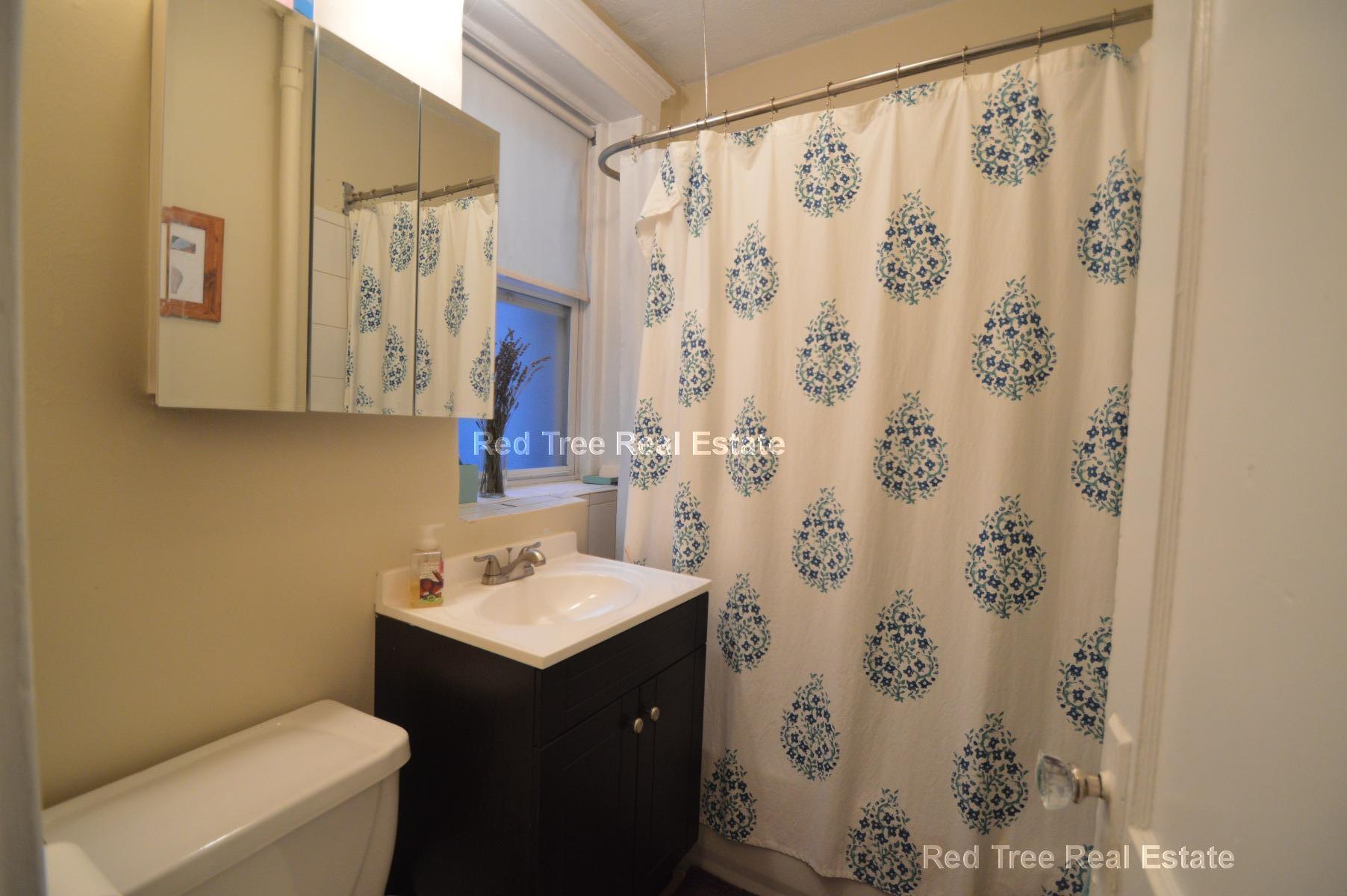 Building Photo - 110 Brainerd Rd