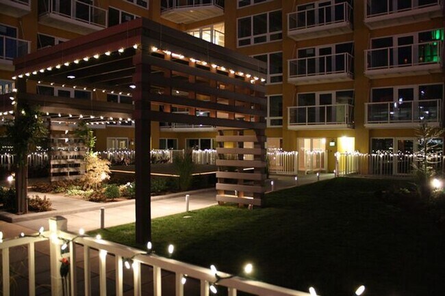 Building Photo - At the Montage!!! 1 bedroom 1 bath luxury ...