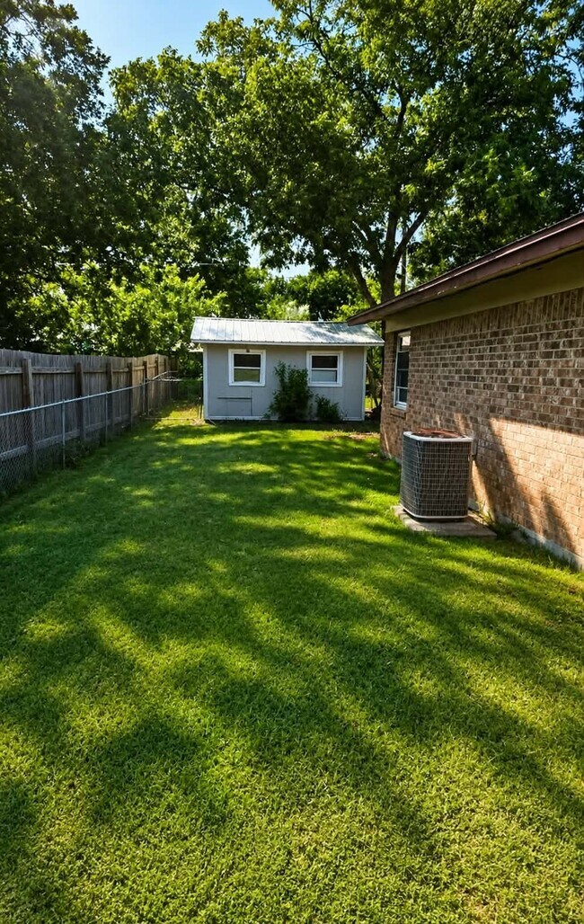 Building Photo - 1507 Richard Dr