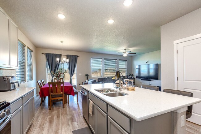 Building Photo - Single Family Home for Rent