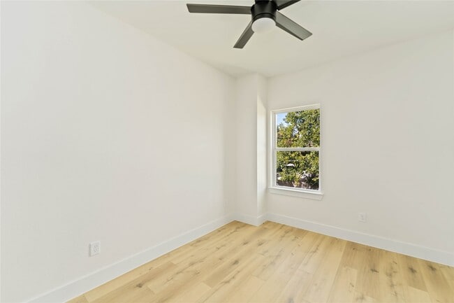 Building Photo - 4605 Siegel St