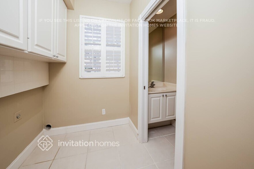 Building Photo - 400 Capistrano Dr