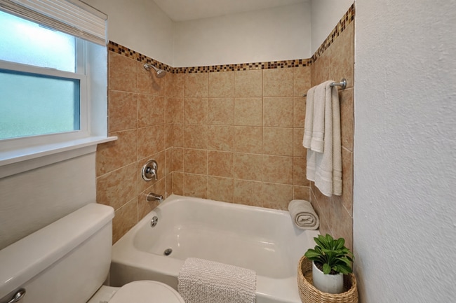 Building Photo - Newly Renovated 3BR/2BA Home in Dallas