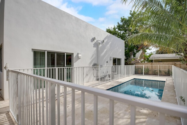 Building Photo - 211 S Ocean Blvd