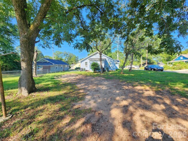 Building Photo - 161 Cannon Ave NW