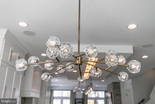 Building Photo - 8201 River Rd