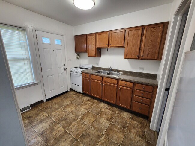 Building Photo - North & Keith