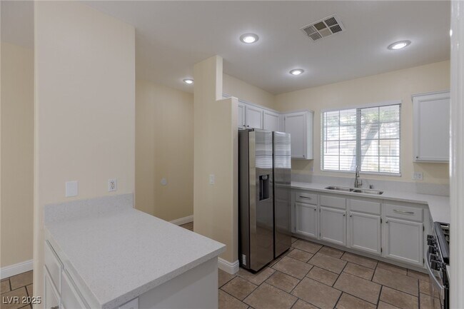 Building Photo - 10382 Cherry Brook St