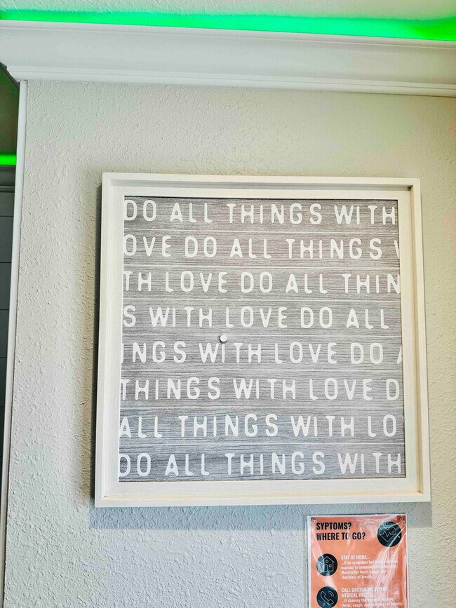 Building Photo - 660 Sunnyside Ave