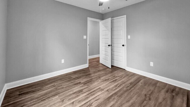 Building Photo - 303 Wright St