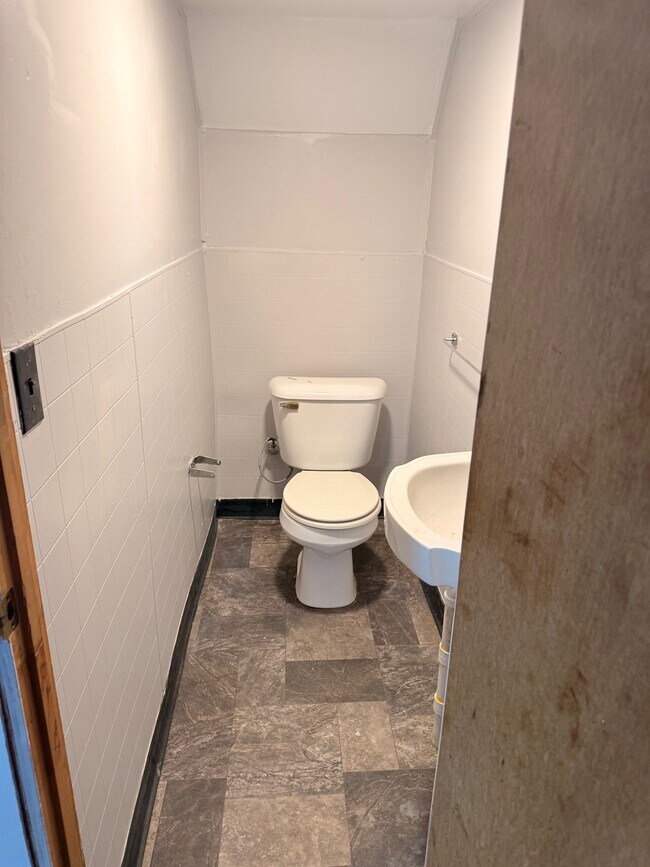 Building Photo - 4136 Virginia Ave