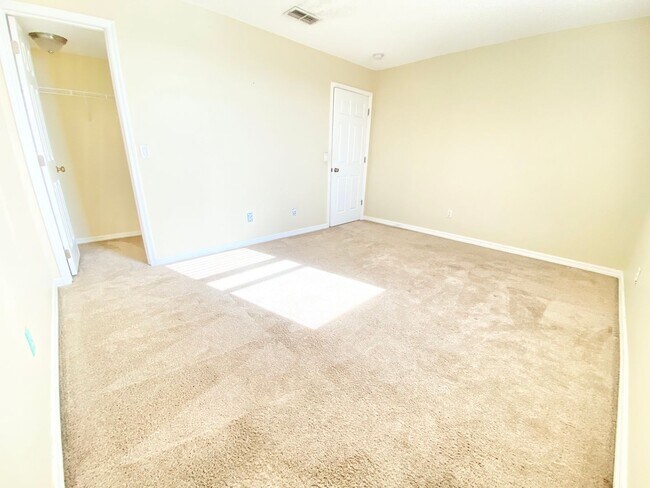 Building Photo - 729 Tuten Trail