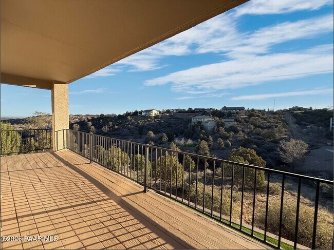 Building Photo - 2207 Sequoia Dr