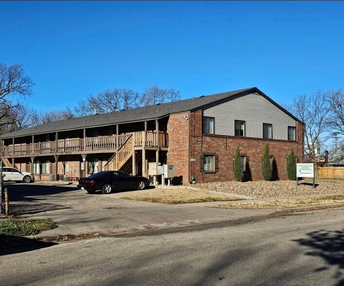 Building Photo - 815 S Emporia St