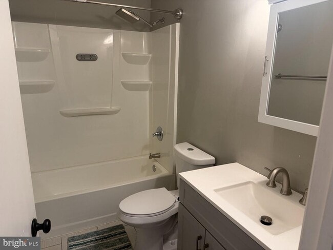 Building Photo - 612 N Shady Retreat Rd