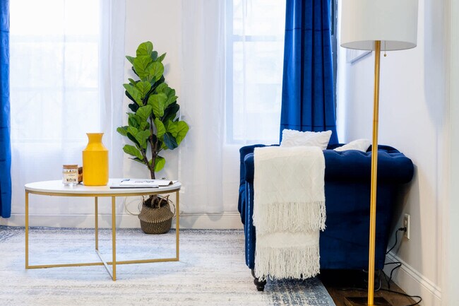 Building Photo - 1435 2nd Ave