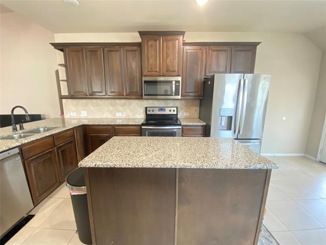 Building Photo - 228 Buckskin Dr
