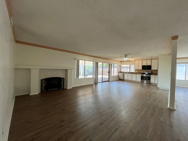 Building Photo - Simi Valley 3+2 w/RV parking + fruit trees...