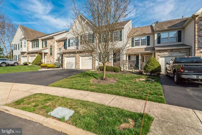 Building Photo - 1855 Creekview Ln