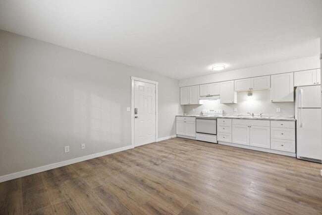 Building Photo - 920 W Entiat Ave