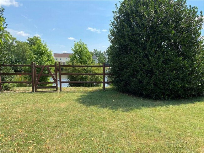Building Photo - Lovely Ranch in Grassfield School District!