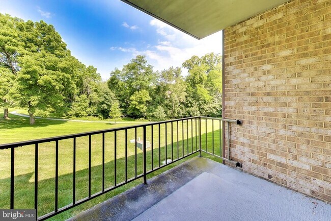 Building Photo - 6027 Majors Ln