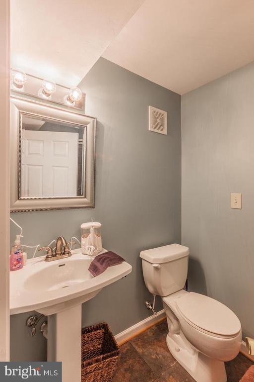 Building Photo - 607 Lancaster St